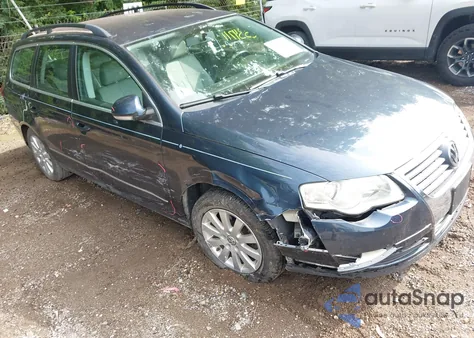 2008 Volkswagen Passat Turbo из США, поврежденный, VIN WVWXK73C58E234589